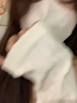 Snapshot of Rin-yiyi chatting on February 24, 2026, 3:29 am Rin-yiyi online show from February 24, 2026, 3:29 am