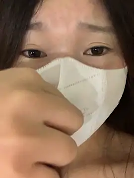 Snapshot of Rin-yiyi chatting on February 25, 2026, 4:01 am Rin-yiyi online show from February 25, 2026, 4:01 am