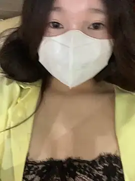 Snapshot of Rin-yiyi chatting on February 27, 2026, 3:18 am Rin-yiyi online show from February 27, 2026, 3:18 am