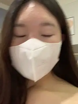 Snapshot of Rin-yiyi chatting on February 10, 2026, 2:43 am Rin-yiyi online show from February 10, 2026, 2:43 am