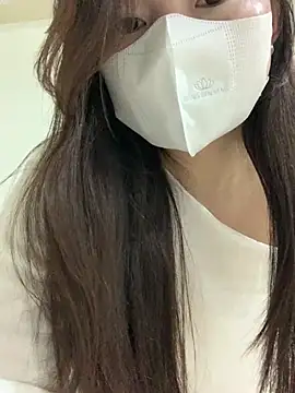 Snapshot of Rin-yiyi chatting on February 19, 2026, 4:48 pm Rin-yiyi online show from February 19, 2026, 4:48 pm