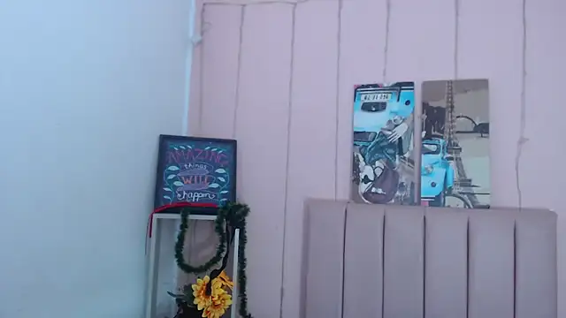 charlothcameronrs707 online show from April 25, 2026, 12:08 pm