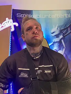 Smokebluntafterblunt online show from March 9, 2026, 6:44 pm