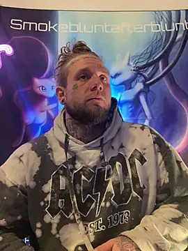 Smokebluntafterblunt online show from March 16, 2026, 12:40 am