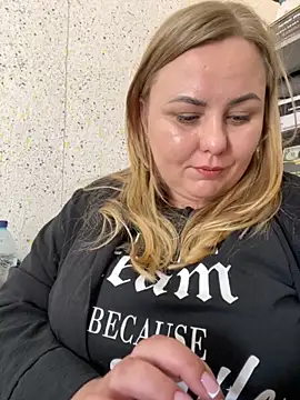 Mommy-girl-Lola online show from June 18, 2026, 10:31 am