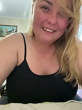 Mommy-girl-Lola online show from June 3, 2026, 11:22 am