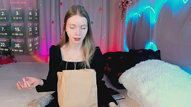 lada2k4 online show from April 9, 2026, 5:20 am