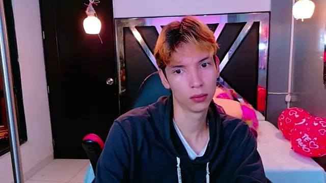 Snapshot of Liam_Green1 chatting on February 14, 2026, 12:05 pm Liam Green1 online show from February 14, 2026, 12:05 pm