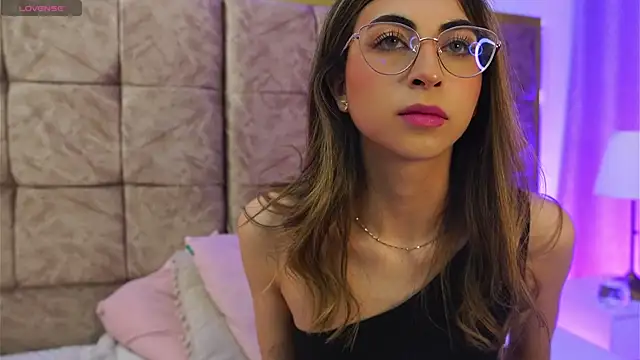 EmmaClark   online show from March 21, 2026, 1:15 pm