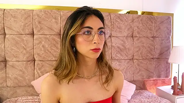 EmmaClark   online show from April 10, 2026, 7:43 pm