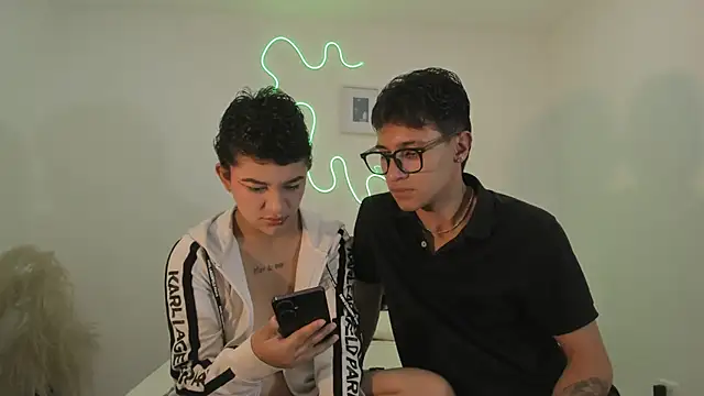 Snapshot of hardcoreheat_ind chatting on March 1, 2026, 1:05 am hardcoreheat ind online show from March 1, 2026, 1:05 am