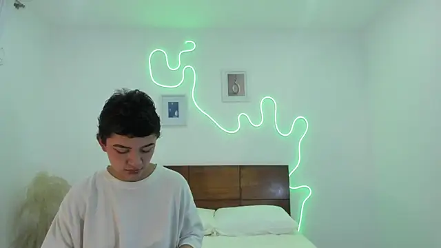 Snapshot of hardcoreheat_ind chatting on February 10, 2026, 11:04 pm hardcoreheat ind online show from February 10, 2026, 11:04 pm