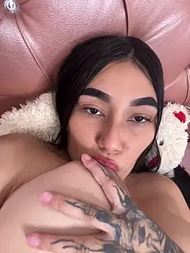 Mia  Starxxx online show from February 26, 2026, 9:48 pm