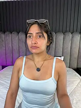 Nanda vixen  online show from March 30, 2026, 3:08 am