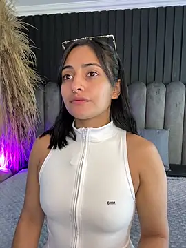 Snapshot of Nanda_vixen_ chatting on May 21, 2026, 11:02 pm Nanda vixen online show from May 21, 2026, 11:02 pm