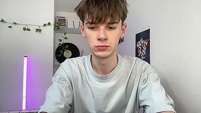 YourMilkyGuy online show from April 17, 2026, 1:36 pm