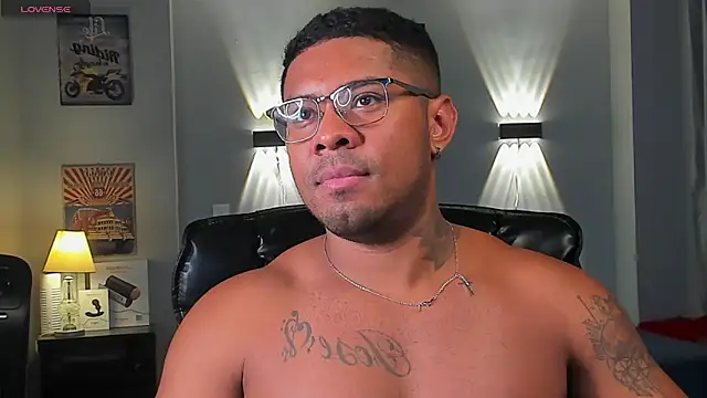 Snapshot of LEOHRDZ chatting on March 1, 2026, 9:42 am LEOHRDZ online show from March 1, 2026, 9:42 am