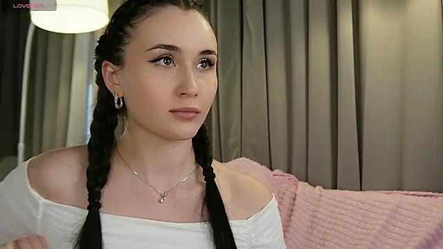 sweety pie girl online show from March 3, 2026, 1:40 pm