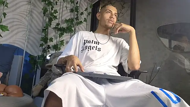 ItsZairen online show from June 5, 2026, 11:10 pm