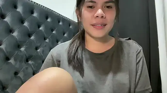 Snapshot of Mooree_naba chatting on February 16, 2025, 6:43 am Mooree naba online show from February 16, 2025, 6:43 am