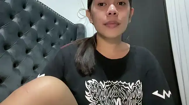 Snapshot of Mooree_naba chatting on March 9, 2025, 10:41 pm Mooree naba online show from March 9, 2025, 10:41 pm