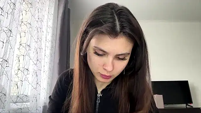VennieMiramontez online show from May 11, 2026, 12:28 pm