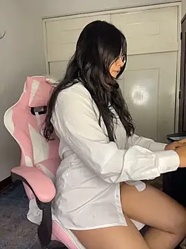 Snapshot of LilithRose_ chatting on February 23, 2026, 12:50 pm LilithRose online show from February 23, 2026, 12:50 pm