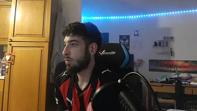 Snapshot of maestroboris95 chatting on February 25, 2026, 12:22 am maestroboris95 online show from February 25, 2026, 12:22 am