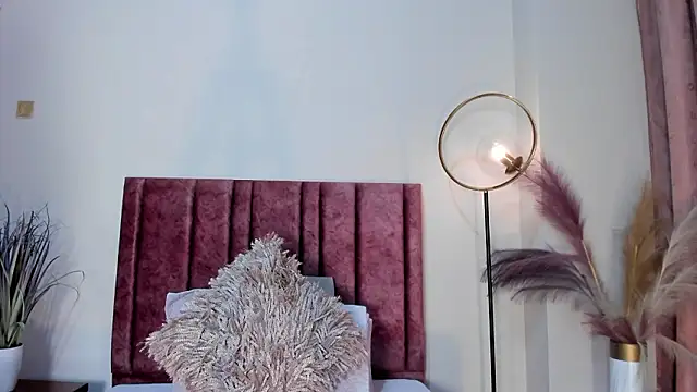 Snapshot of AndraCyruss chatting on February 14, 2026, 12:22 am AndraCyruss online show from February 14, 2026, 12:22 am