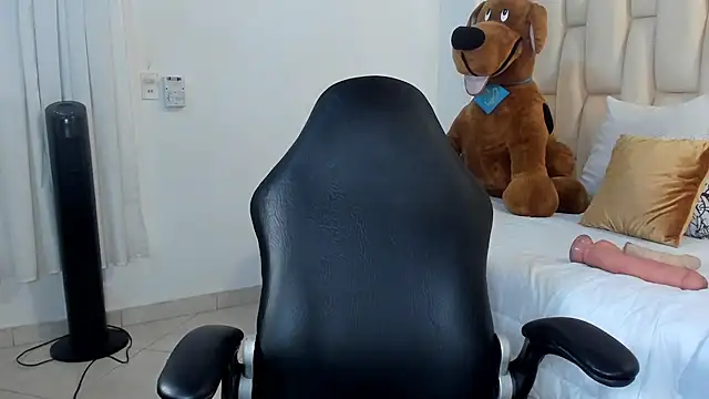 kitty rrose online show from February 18, 2026, 11:50 am