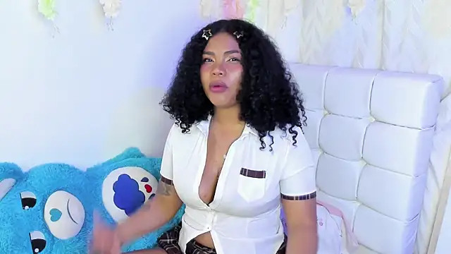 Angel Belll online show from June 8, 2026, 1:28 am