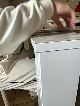 Snapshot of trombaio chatting on February 25, 2026, 1:44 pm trombaio online show from February 25, 2026, 1:44 pm