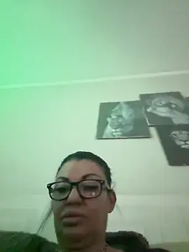 Snapshot of trombaio chatting on May 1, 2026, 10:26 pm trombaio online show from May 1, 2026, 10:26 pm