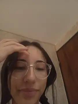 isaaabelaaa online show from February 15, 2026, 11:42 am