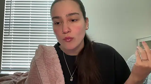 Snapshot of anitayurmoniii chatting on July 28, 2026, 9:47 pm anitayurmoniii online show from July 28, 2026, 9:47 pm
