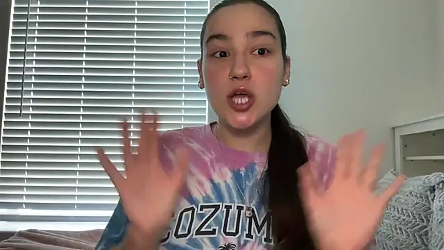 Snapshot of anitayurmoniii chatting on July 21, 2026, 8:21 pm anitayurmoniii online show from July 21, 2026, 8:21 pm