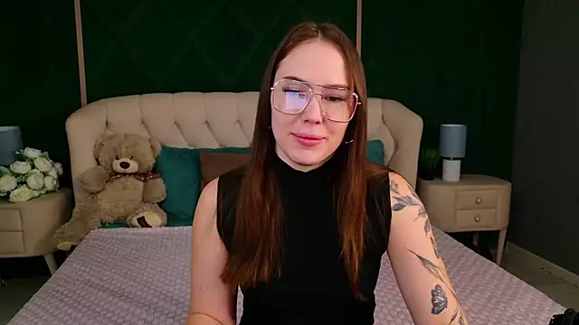 Arielle Vade online show from April 23, 2026, 5:14 am