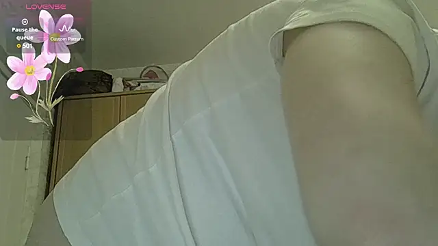 CurvyWild Lady30 online show from April 10, 2026, 7:54 pm