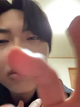 hibi0875 online show from March 12, 2026, 9:46 am