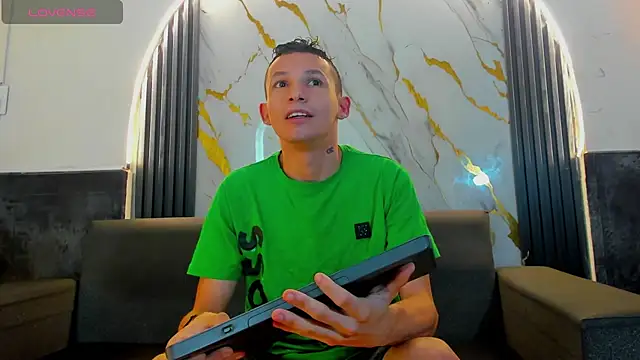 Isaak 26 online show from March 4, 2026, 12:02 pm