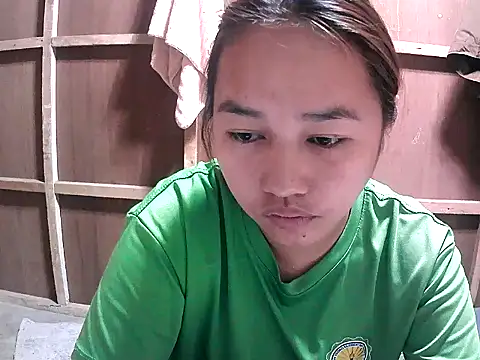 Snapshot of Cloudette_17 chatting on February 16, 2026, 5:39 am Cloudette 17 online show from February 16, 2026, 5:39 am