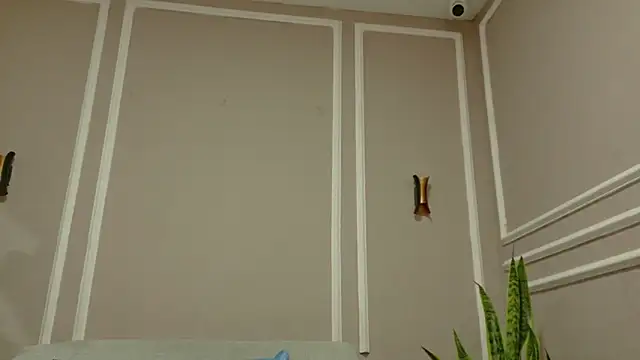 SuzyFox  online show from April 14, 2026, 8:03 pm