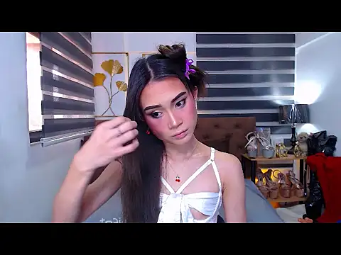 JuicyCockThea online show from May 14, 2026, 5:59 am