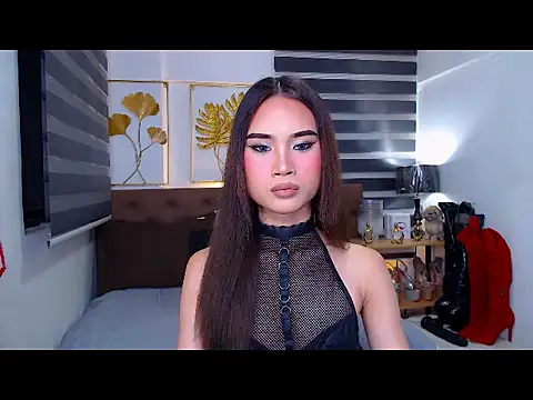 JuicyCockThea online show from May 18, 2026, 1:05 pm