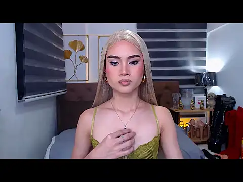 JuicyCockThea online show from April 21, 2026, 12:12 pm