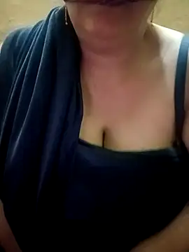 Snapshot of Simran_008 chatting on February 9, 2026, 7:23 pm Simran 008 online show from February 9, 2026, 7:23 pm