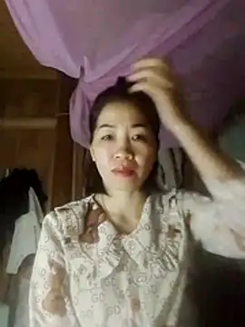 Snapshot of -Lundy- chatting on February 12, 2026, 2:00 am -Lundy- online show from February 12, 2026, 2:00 am