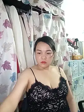 Snapshot of Strawberry-wet chatting on April 9, 2026, 7:14 am Strawberry-wet online show from April 9, 2026, 7:14 am