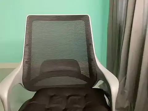 Romantic-Rascal online show from March 25, 2026, 6:57 am