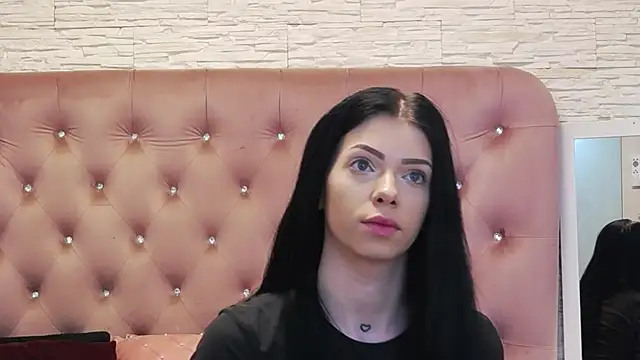 Snapshot of PeachyElla26 chatting on February 12, 2026, 5:40 am PeachyElla26 online show from February 12, 2026, 5:40 am